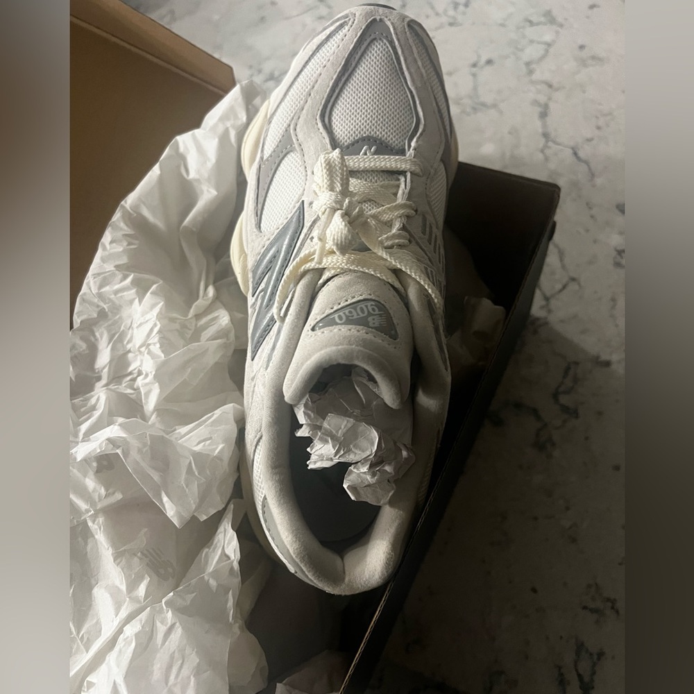 RETRO NEW BALANCE BRAND NEW IN THE BOX